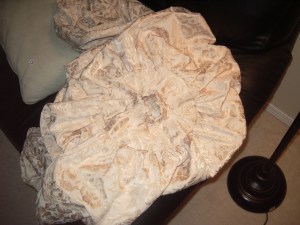 cream pantaloons foot small