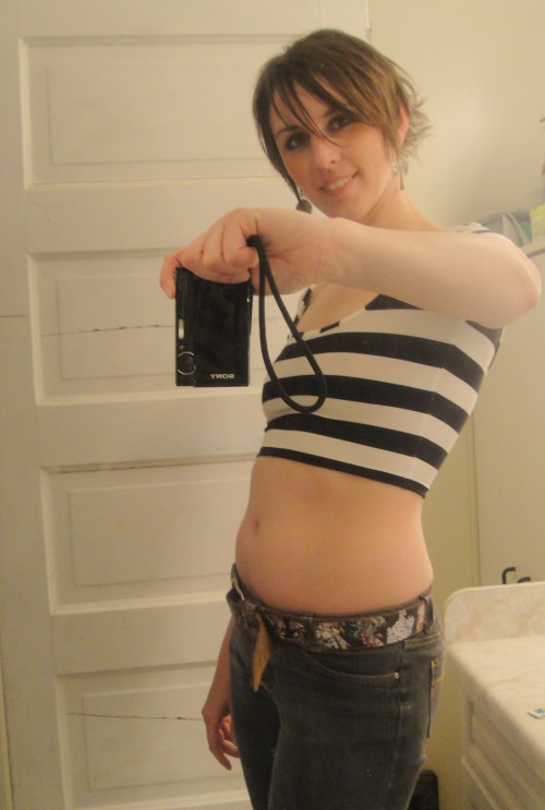 Bathroom selfie crop top love